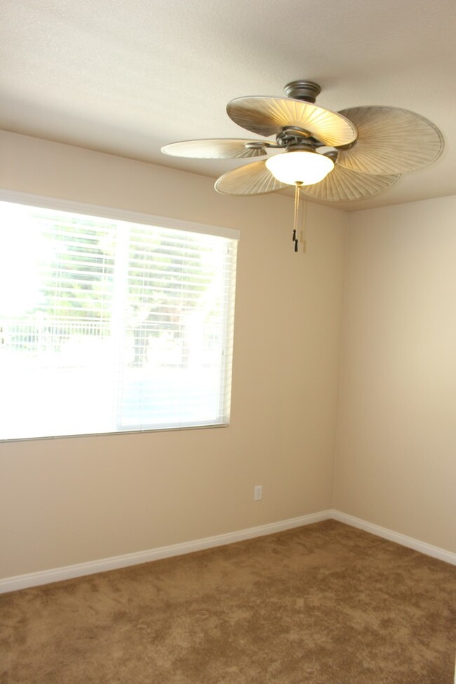 Building Photo - 14910 Via Messina Dr