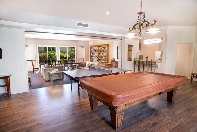 Building Photo - 18200 Andrea Cir S