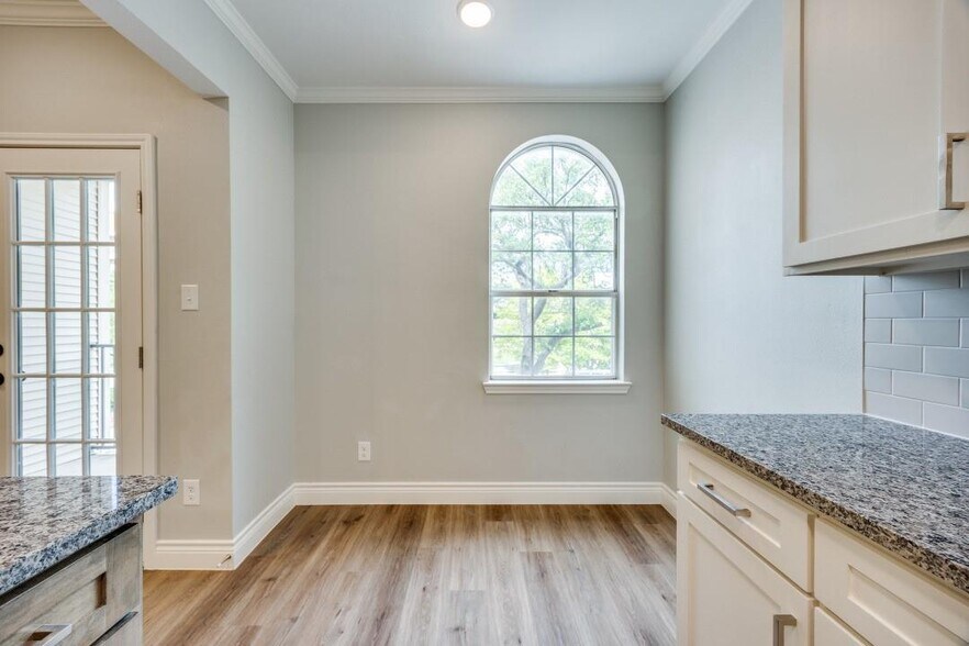 Building Photo - 5325 Bent Tree Forest Dr