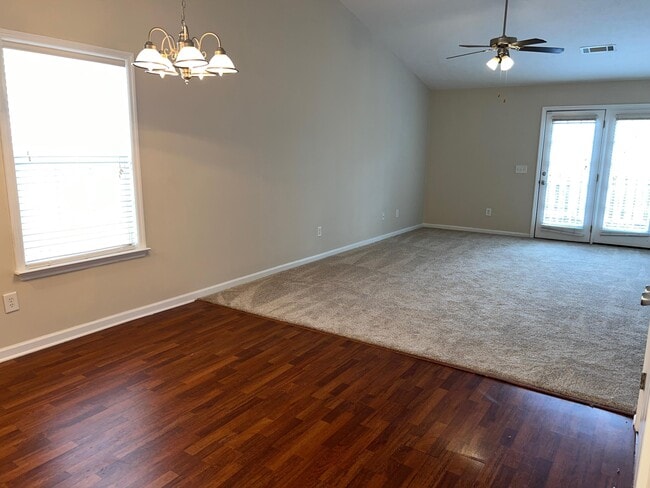 Building Photo - 201 Satomi Way