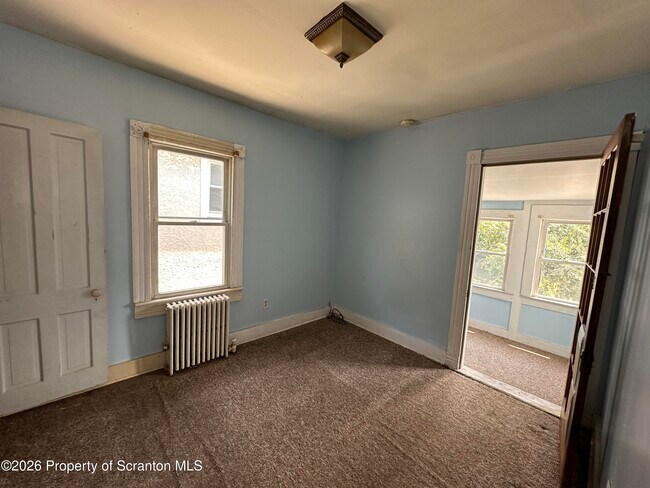 Building Photo - 615 S Webster Ave