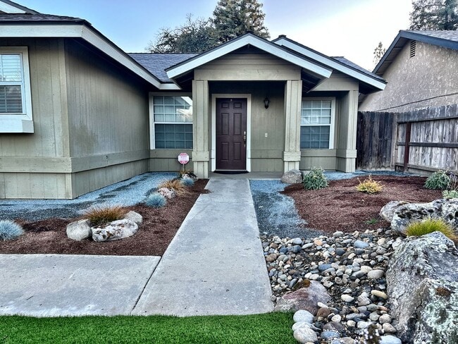 Building Photo - 1622 S Peppertree Ct