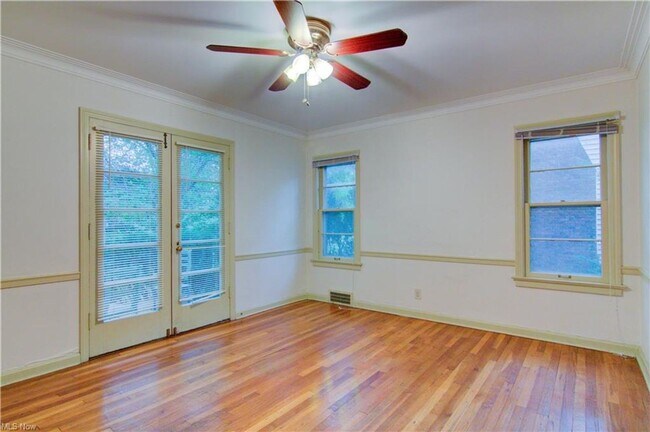 Building Photo - 4 Bed 3.5 Bath in Cleveland Heights - You Don't Want To Miss This!