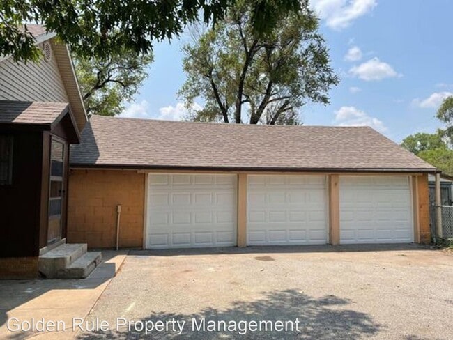 Building Photo - 3 br, 2 bath House - 120 E Ave F
