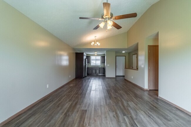 Building Photo - Beautiful Newer Home In South Lincoln
