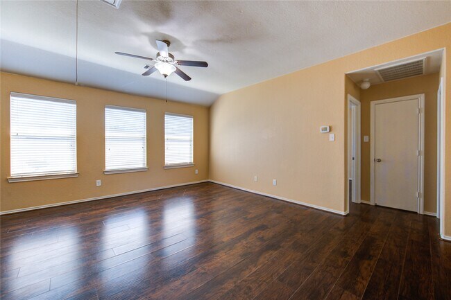 Building Photo - 2002 Collins Rose Ct