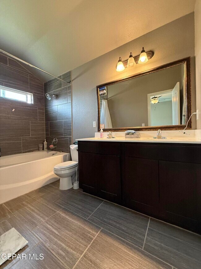 Building Photo - 14609 Carlo Alvarado Dr