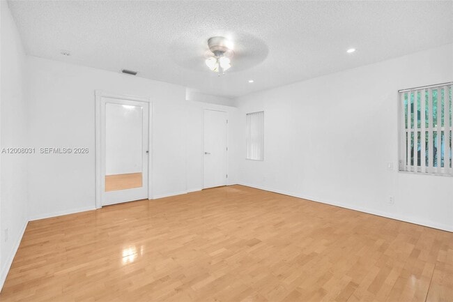 Building Photo - 3441 N Hills Dr