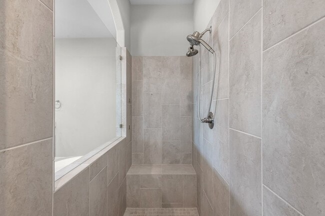 Building Photo - 4014 Emerson Cove Dr