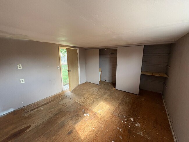 Building Photo - Charming Exeter Home Near Shopping Center ...