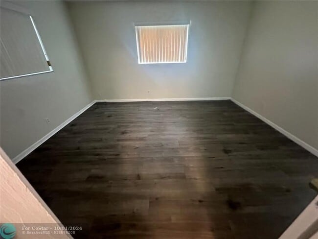 Building Photo - 10601 NW 45th St