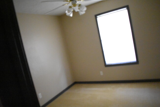 Building Photo - 523 Arbor Oak Dr
