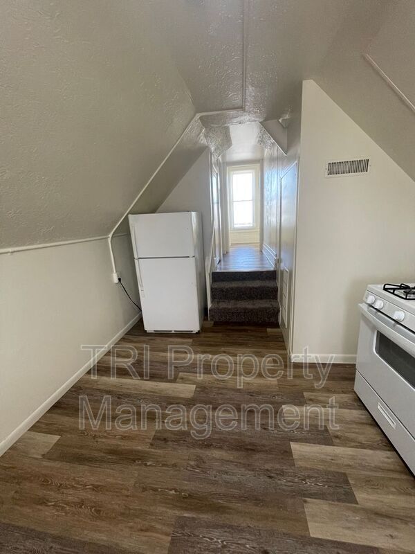 Building Photo - 228 13th St