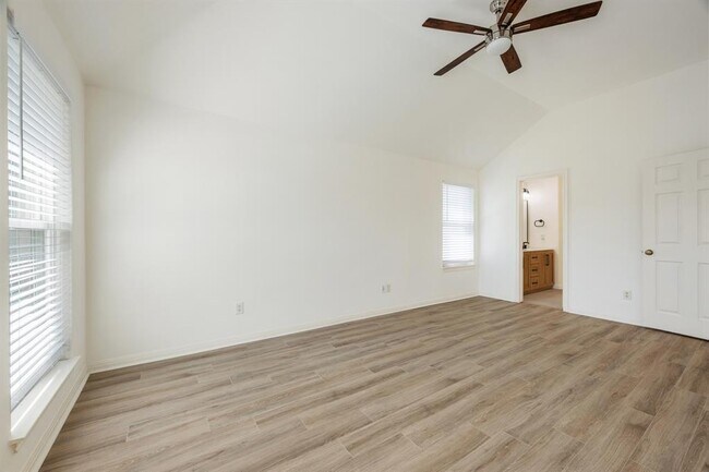 Building Photo - 10114 Janet Loop