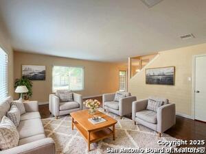 Building Photo - 6734 Honeyridge Ln