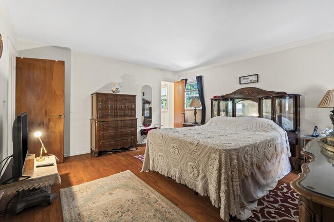 Building Photo - 27 Squire Ct