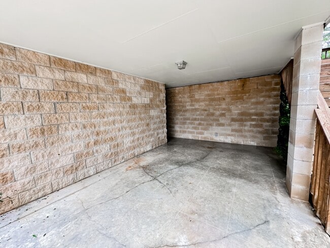 Building Photo - 652 Humphries Cove Rd