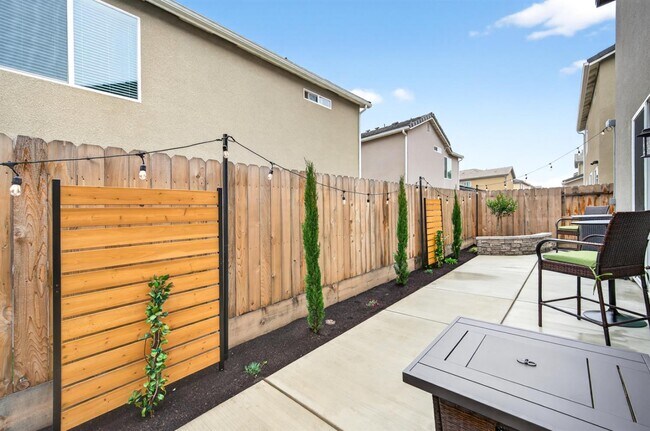 Building Photo - 317 Talus Wy S