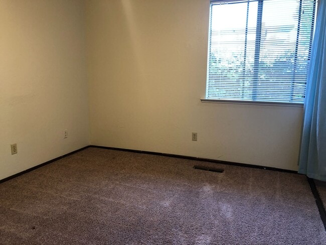 Building Photo - Alviso St