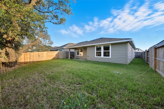 Building Photo - 1638 Westway Dr