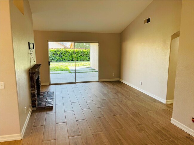 Building Photo - 28937 Biarritz Ct