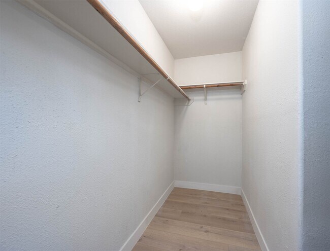 Building Photo - 9510 Barracuda Dr