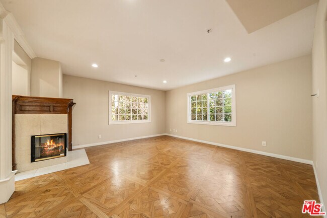 Building Photo - 1109 Pine Dr
