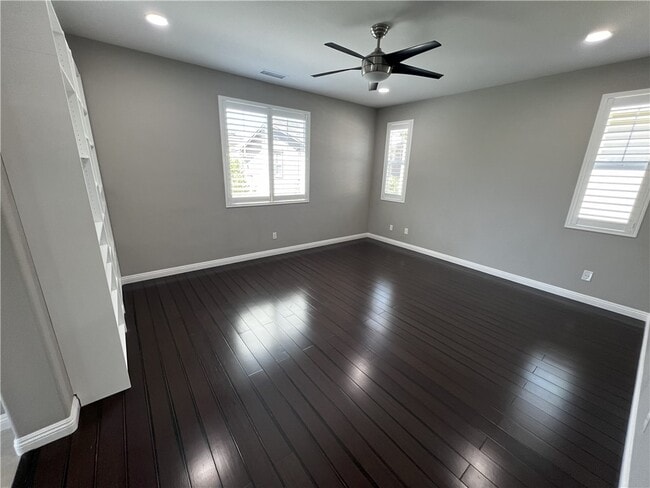 Building Photo - 135 Sparrow