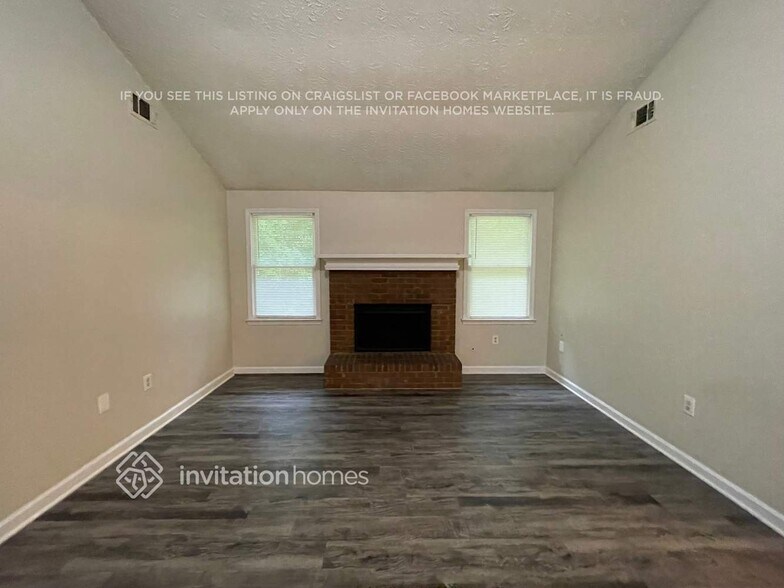 Building Photo - 4793 Cedar Lake Dr SE