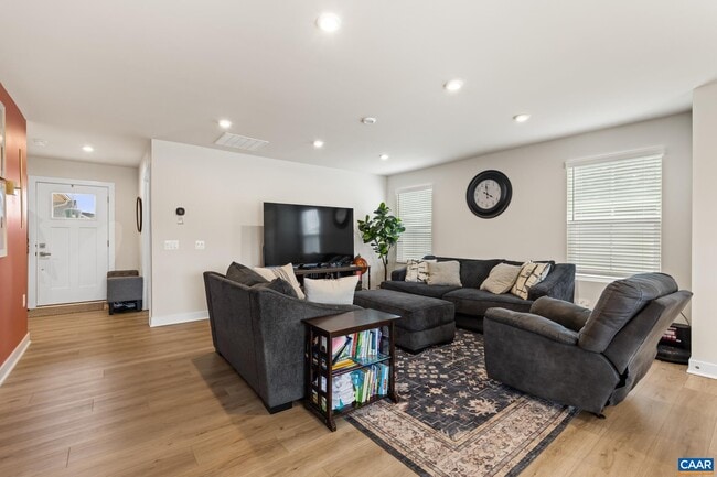 Building Photo - 34 GUNNISON Dr