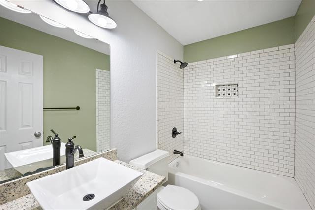 Building Photo - 5309 Windy Meadow Dr