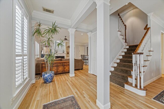 Building Photo - 523 Archwood Trail
