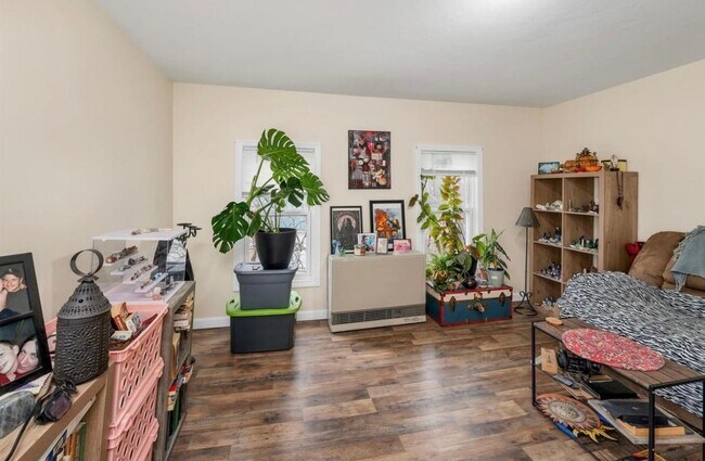 Building Photo - 106 Messer St