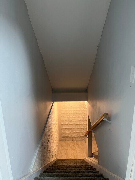 Building Photo - 9747 Osceola St