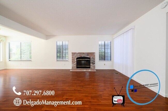 Building Photo - Glen Cove! Newly remodeled three bedroom, two and half bathrooms available now