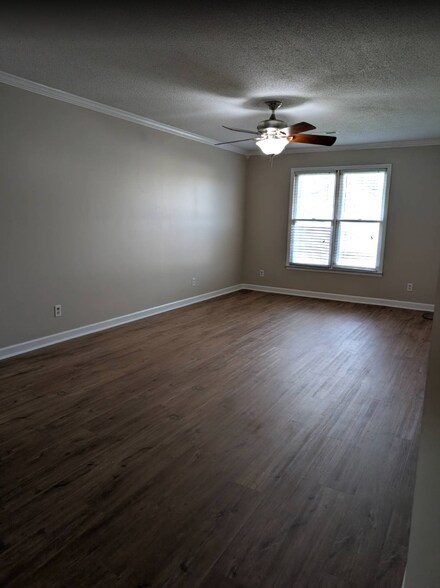 Building Photo - 2145 Westmead Dr SW