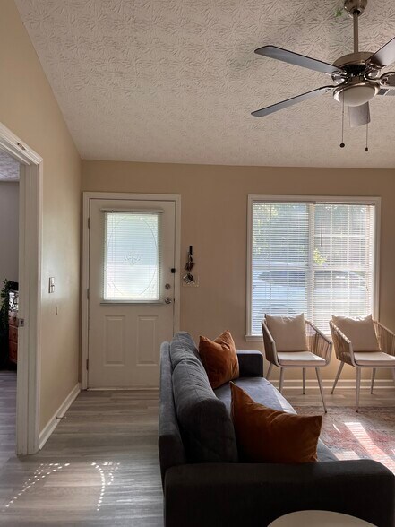 Building Photo - 681 Senoia Rd