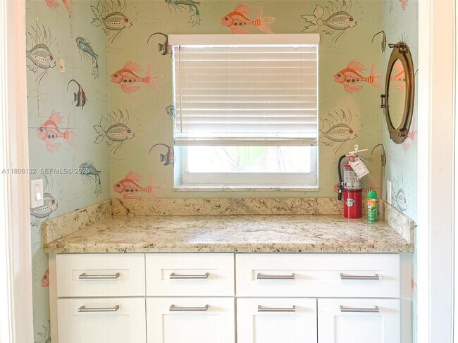 Building Photo - 2932 NE 36th St