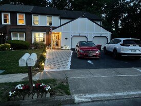 Building Photo - 574 S Dove Rd