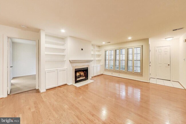 Building Photo - 13063 Shadyside Ln