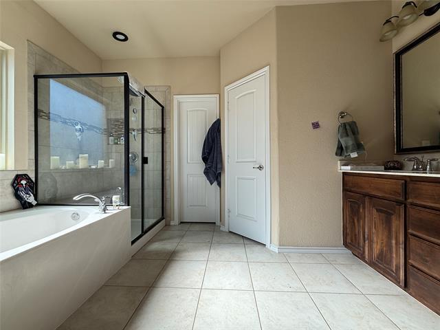 Building Photo - 4805 Green River Dr