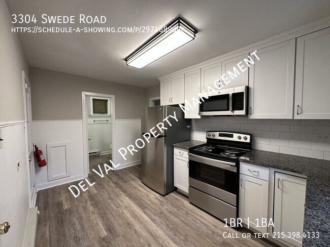 Building Photo - Newly Renovated 1-Bedroom Rear Apartment F...
