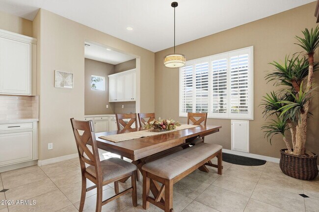 Building Photo - 4908 S Figueroa Ln