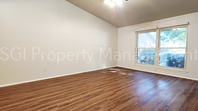 Building Photo - 13607 Flagstone Ln