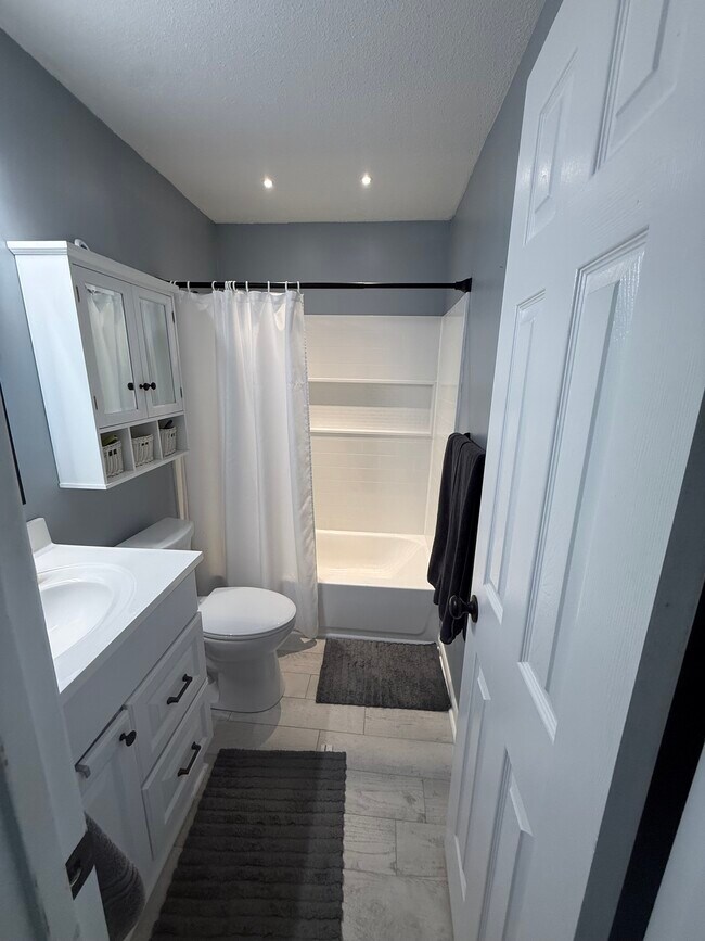 Building Photo - 113 Walz Cir