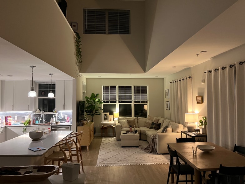 Building Photo - 2912 Mayflower Cir