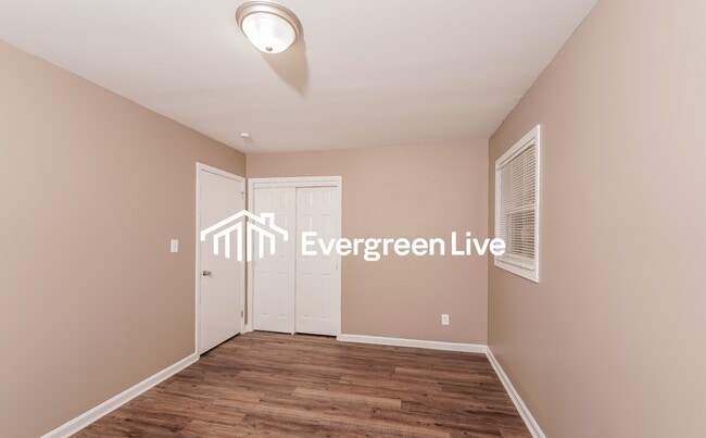 Building Photo - 417 Westwood Ave