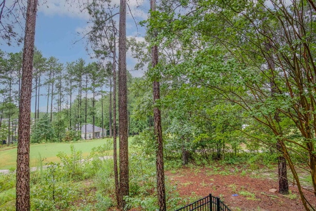 Building Photo - Charming 3 bed, 2.5 bath home with bonus t...