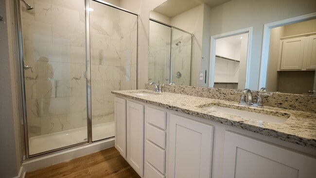 Building Photo - Stunning 3x2 Luxury Duplex in Buda, TX!