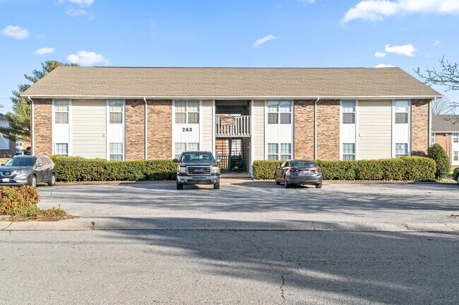 Building Photo - Spacious 2BR with Walk-In Closet, Washer/Dryer & Open Living Area